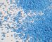 O azul salpica salpicos detergentes do pó dos salpicos coloridos do sulfato de sódio para o pó de lavagem